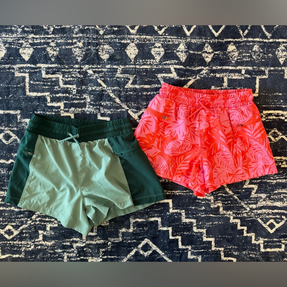 Set of 2 girls Old Navy Stretch Tech Performance athletic shorts.